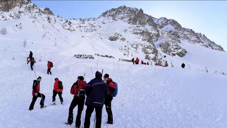 10 Pemain Ski yang Tertimbun Longsoran Salju Berhasil Dievakuasi, 4 Orang Luka