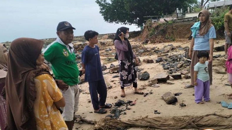 Viral Makam Rusak Disapu Banjir di Tanah Bumbu, Peti Jenazah Sampai Berhamburan