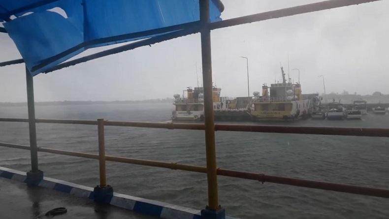 Pengiriman BBM ke Karimunjawa Tunggu Cuaca Membaik 
