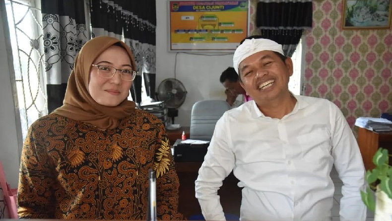 Ini Sosok Perempuan Mirip Anne Ratna Mustika Bersama Dedi Mulyadi di Unggahan Ucapan Natal