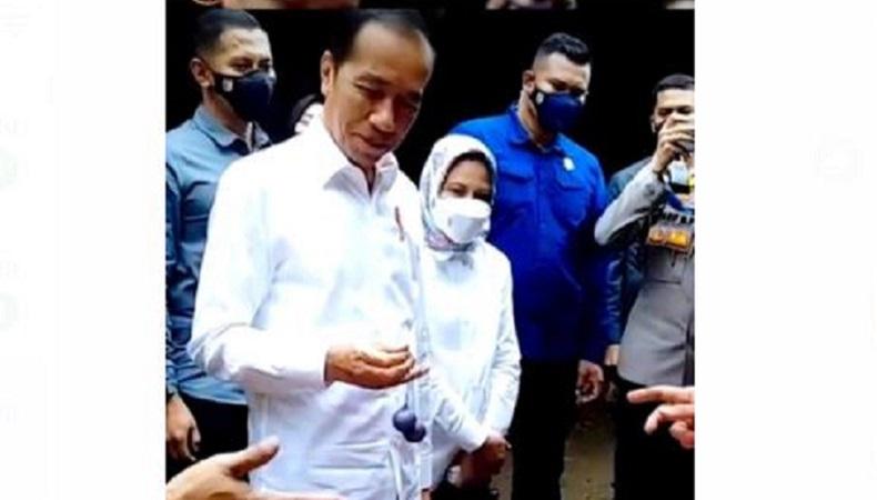 Momen Jokowi Main Nok-Nok Bareng Ridwan Kamil