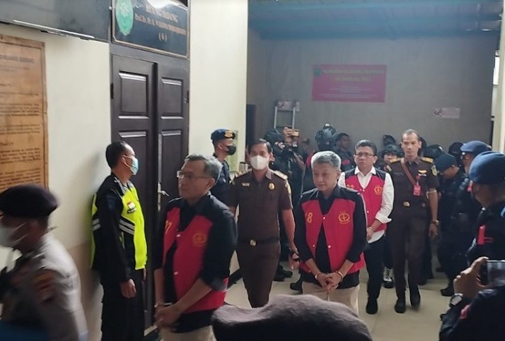 Ferdy Sambo Bawa Puluhan Barang Bukti di Persidangan Kasus Pembunuhan Brigadir J