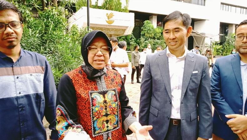Mensos Risma Tegur Keras Konten Mandi Lumpur di Tiktok