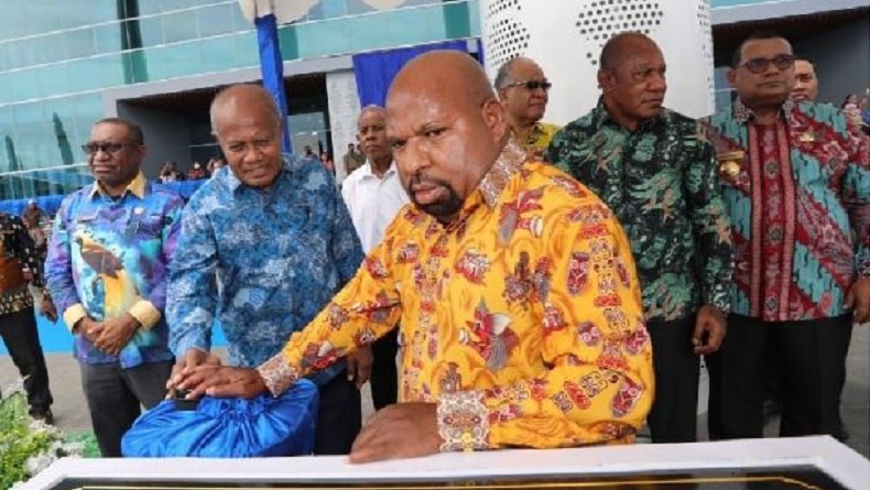 KPK Resmi Umumkan Gubernur Papua Lukas Enembe Tersangka, Diduga Terima Suap Rp1 Miliar