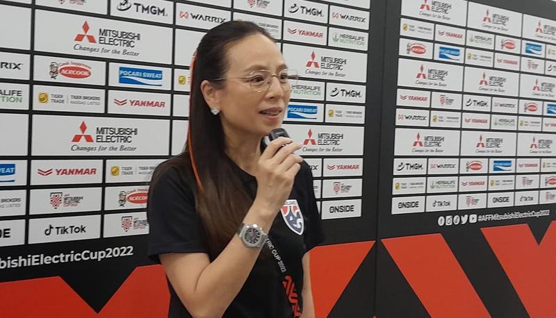 Bus Timnas Thailand Dilempari Oknum Suporter, Madam Pang Beri Komentar Mengejutkan