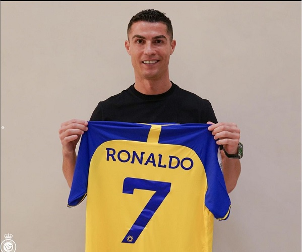 Segini Gaji Per Hari Ronaldo di Al Nassr, Bisa Beli 2 Mobil Ferrari