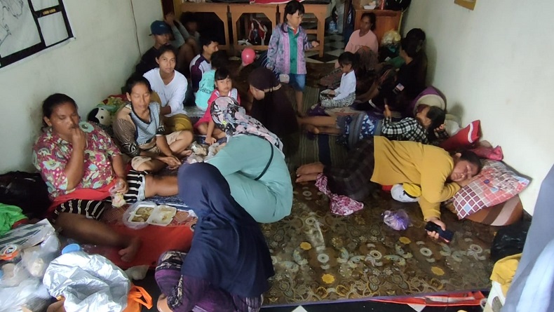 Ratusan Korban Banjir Rob Mengungsi, Pemkab Indramayu Tetapkan Status Siaga Bencana 