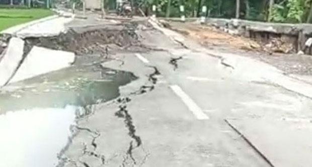 Pemkab Bantul Gandeng Pakar Geologi UGM Tangani Jalan Ambles di Desa Wisata Srikeminut  