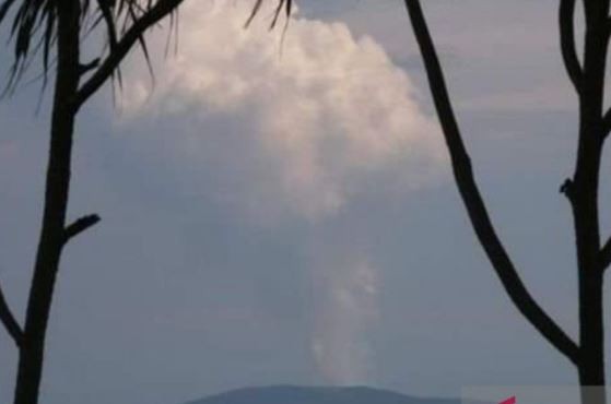 Gunung Anak Krakatau Kembali Erupsi, Tinggi Kolom Abu 3 Km