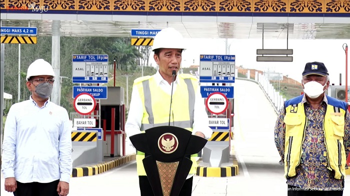 Jokowi Resmikan Jalan Tol Pekanbaru-Bangkinang, Harapkan Muncul Sentra Ekonomi Baru