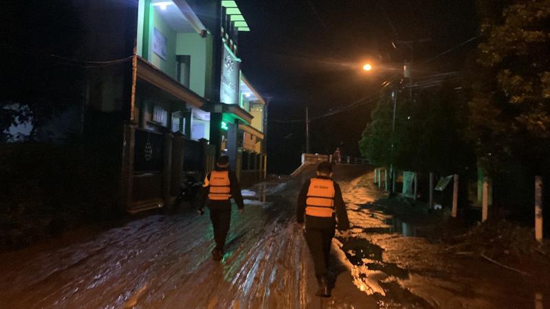  Sungai Kaligarang Meluap, Sejumlah Wilayah di Ungaran Terendam Banjir Lumpur