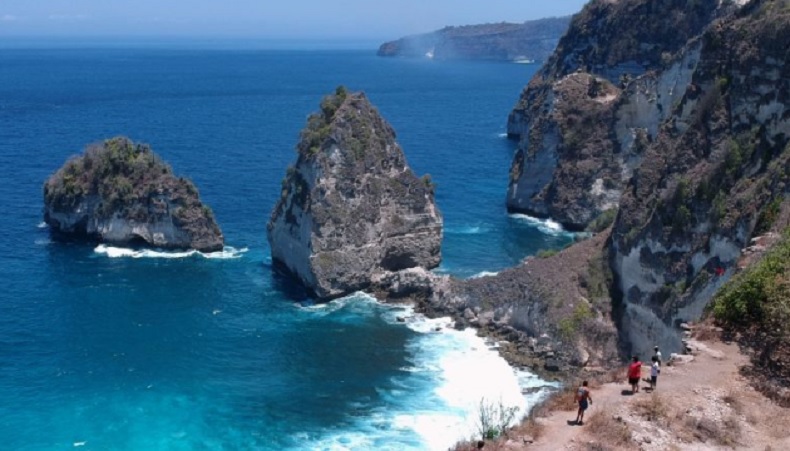 Terseret Ombak, Bule Jerman dan Austria Hilang di Diamond Beach Bali