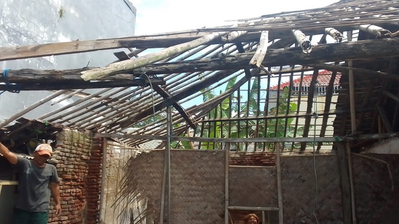  Rumah Ambruk di Indramayu, Pemilik Minta Bantuan ke Baznas Belum Direspons