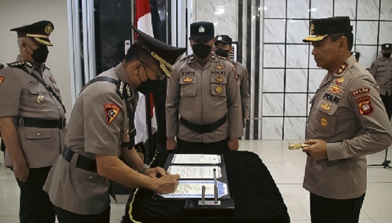 Sertijab Polda Kalbar, Ini 5 Pejabat Utama dan 8 Kapolres yang Baru