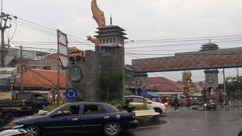 Tugu Kujang Sumber Kemacetan di Majalengka, Bupati Minta Izin Gubernur untuk Dibongkar