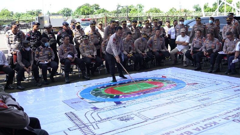 Polisi-Panpel Terapkan 4 Lapis Pemeriksaan Tiket Persib vs Persija di GBLA Bandung