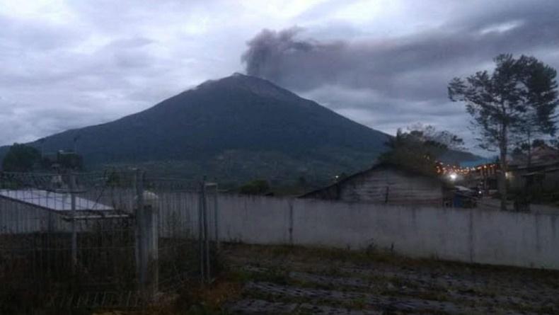 Aktivitas Vulkanis Gunung Kerinci Meningkat, Terjadi Gempa Tremor