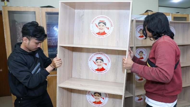 PMN Jabar Berikan Bantuan Rak Buku untuk Organisasi Mahasiswa Daerah di Bandung