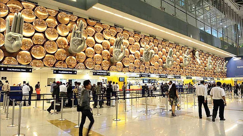 Mabuk, Pria India Kencing Sembarangan di Gerbang Area Keberangkatan Bandara