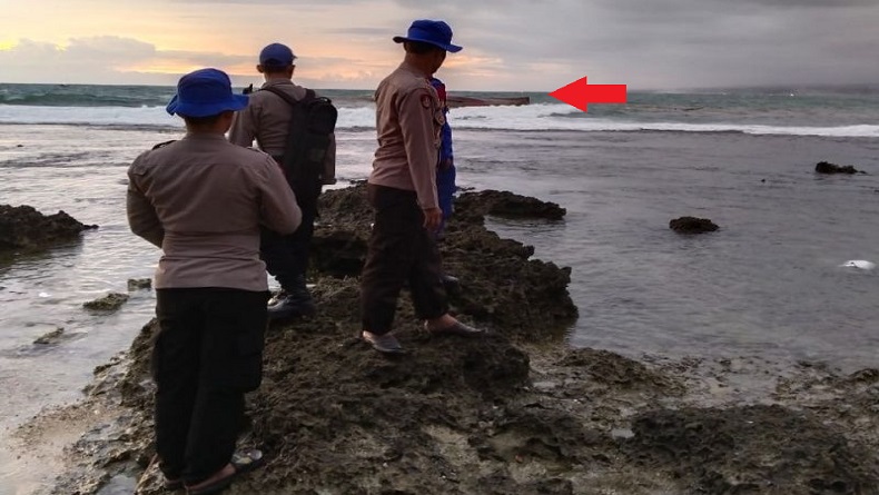 Kapal Karam Tiba-Tiba Muncul di Pantai Cidaun Cianjur, Ini Kata Polisi 