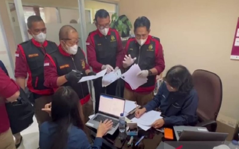 Kejati Sumsel Sita 20 Dokumen Penting dari Kantor PTBA di Muara Enim
