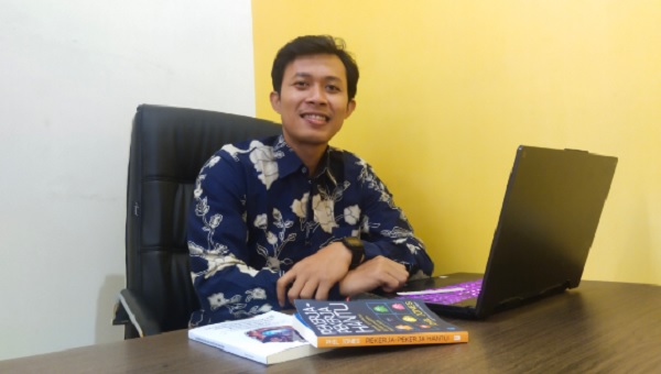 Kisah Inspiratif Mantan Cleaning Service dan Kuli Bangunan Jadi Dosen