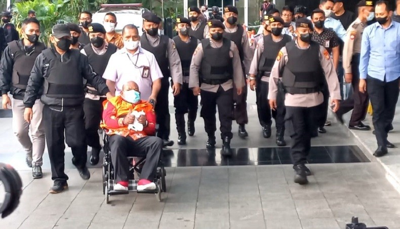  Lukas Enembe Sebut Sakit Stroke saat Diperiksa Penyidik KPK