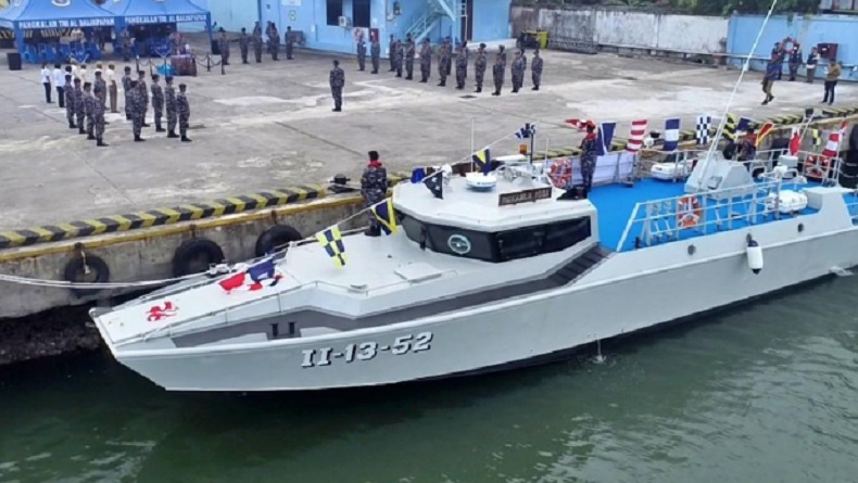 Dikukuhkan oleh Laksma Fauzi, Kapal Patkamla Posa II-13-52 Perkuat Lanal Balikpapan