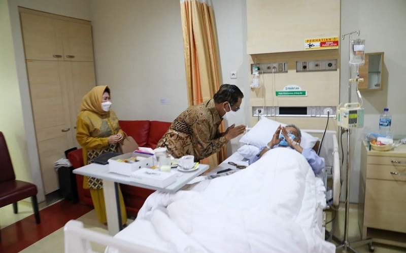 Mahfud MD Jenguk Kiai Said Aqil: Alhamdulillah Membaik
