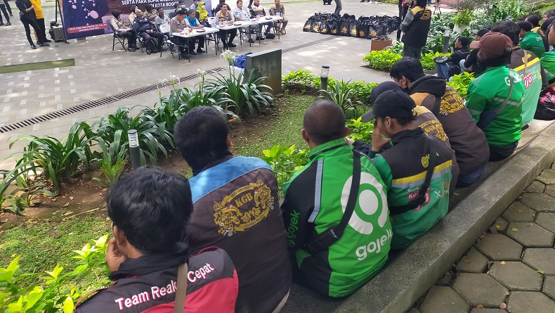 Curhat Ojol di Bogor ke Polisi, Khawatir Keluar Malam karena Gengster