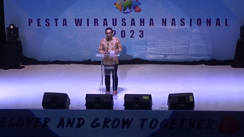 Ridwan Kamil Pamer Keberhasilan Pimpin Jawa Barat di Depan JK