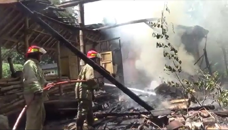 Gudang Pesantren di Jombang Ludes Terbakar gegara Santri Lupa Matikan Api saat Masak 