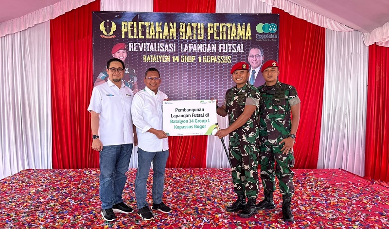 Ajak Masyarakat Hidup Sehat, Pegadaian Bersama Kopassus Bangun Lapangan Olahraga