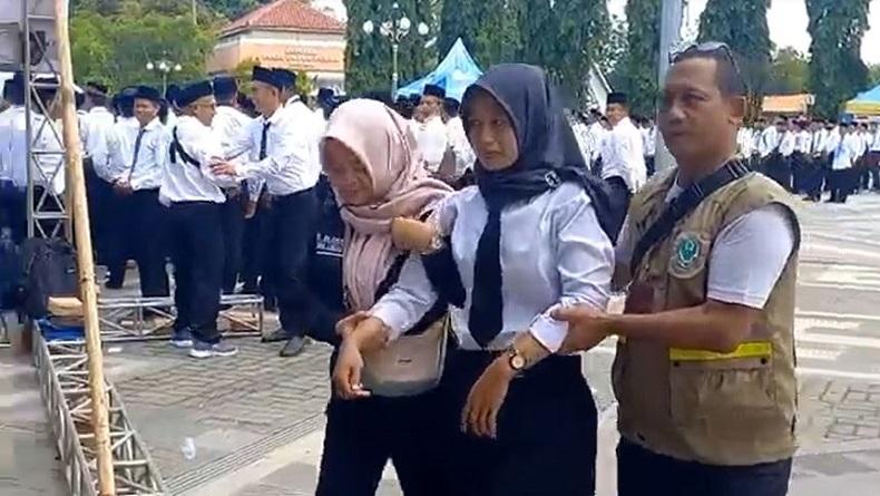 Upacara Pelantikan PPS di Blora, Belasan Peserta Nyaris Pingsan