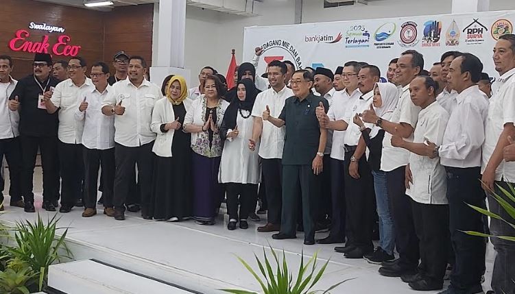 Lantik Pengurus DPW dan DPD APMISO Jatim, HT Sebut UMKM Kunci Kebangkitan Ekonomi