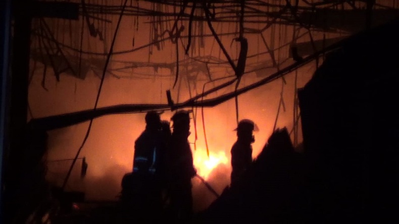Kebakaran Toko Swalayan di Tambun Bekasi, Ledakan Terdengar Beberapa Kali