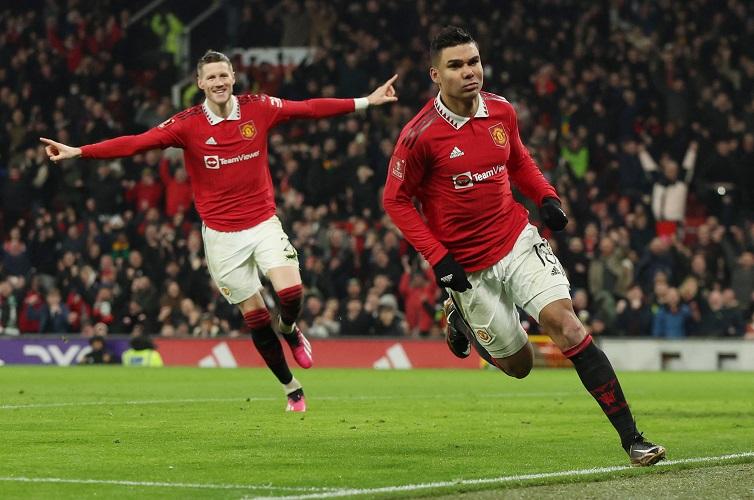 Hasil Piala FA: Casemiro Cetak Brace, Man United Libas 10 Pemain Reading