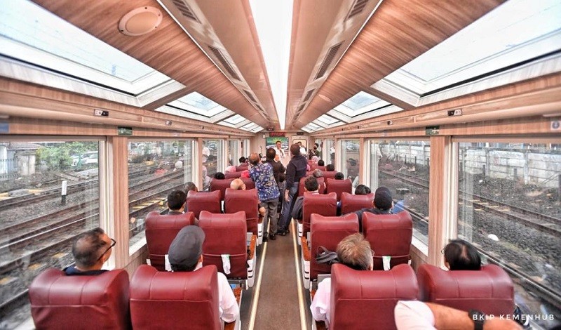 Kereta Api Panoramic Layani Penumpang Rute Surabaya Gubeng-Bandung