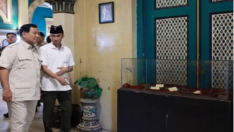Potret Prabowo Bersama Tuanku Aji Sultan Deli XIV saat Kunjungi Istana Maimun
