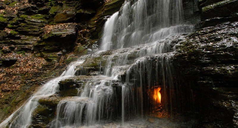 Misteri Api Abadi di Air Terjun yang Jadi Objek Wisata, Tidak Padam Kena Air!