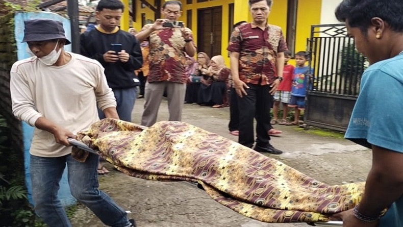 Hindari Jalan Rusak, Pelajar di Garut Tabrak Penyeberang lalu Dihantam Pemotor Lain