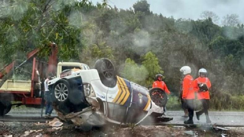 Kecelakaan Tunggal, Mobil Patwal Gubernur Kepri Terbalik di Tanjungpinang