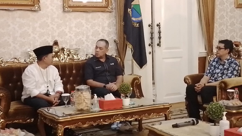 Bantu Pendidikan Warga Pascagempa, MNC Peduli Salurkan Tenda Darurat melalui Bupati Cianjur