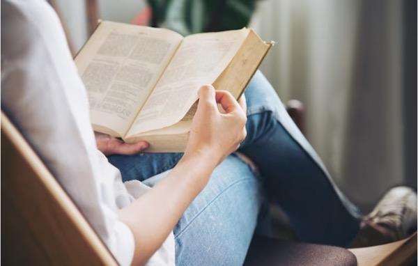 15 Contoh Teks Biografi yang Bisa Dijadikan Referensi Menulis 