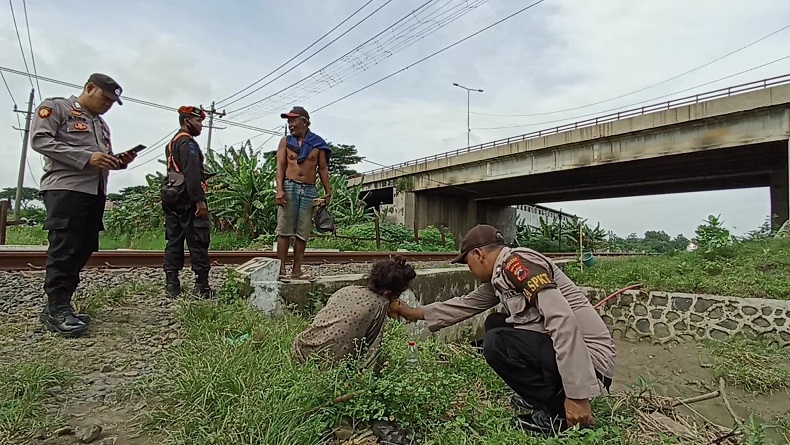 Tertabrak Kereta Api di Kendal, Nenek Tanpa Identitas Patah Tulang