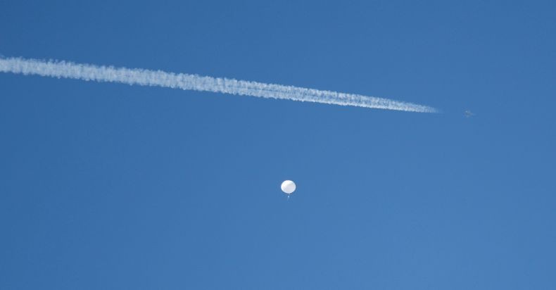 Objek Tak Dikenal Melintas di Langit, Rumania dan Moldova Dibikin Repot