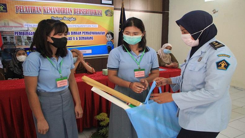 Puluhan Napi Penghuni LPP Semarang Diberi Pelatihan Kemandirian Bersertifikasi 