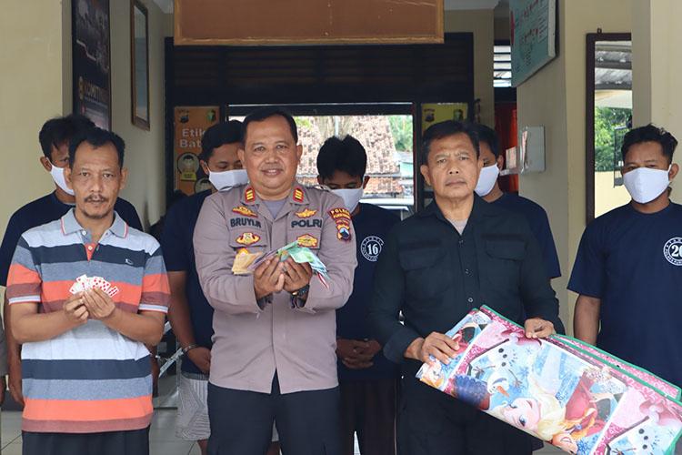 Asyik Judi Domino, 5 Warga Purworejo Digerebek Polisi
