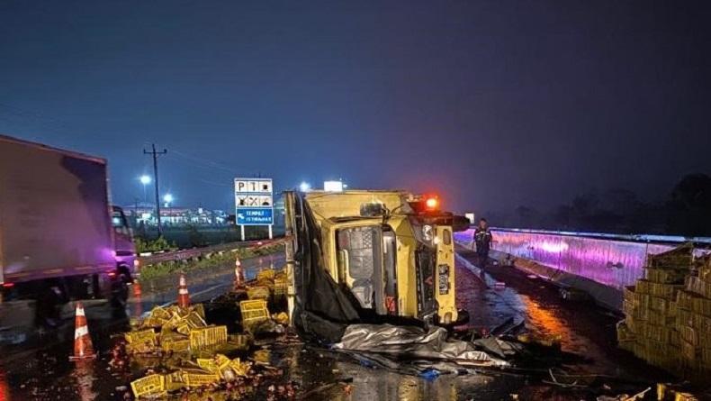 Kecelakaan Hari Ini di Tol Pemalang Libatkan 2 Truk, 1 Tewas