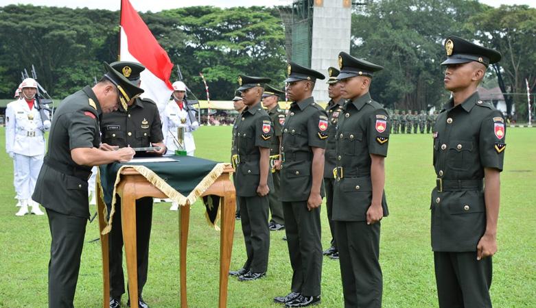 2 Anak Anggota TNI AD Siswa Terbaik Pendidikan Pertama Bintara TA 2022 